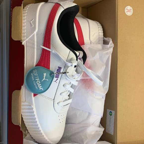 Women’s puma carina -L NWT Women’s puma carina -L NWT